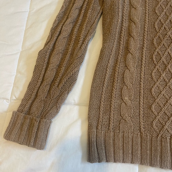 Super warm Brown old navy sweater! - Picture 2 of 3